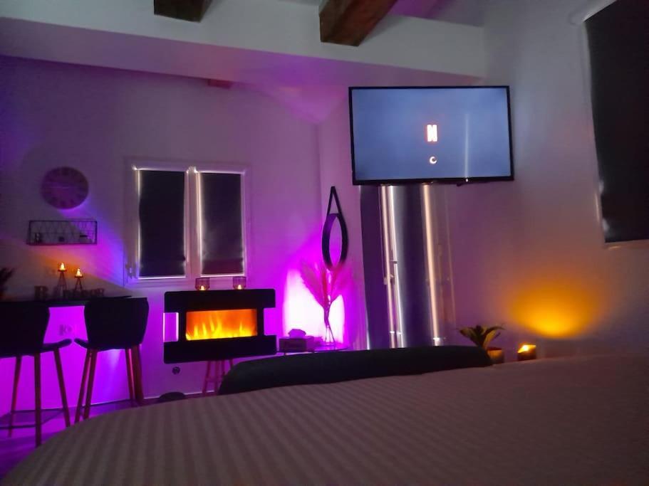 L'Antre Deux Pierres, Romantisme, Jacuzzi Exterieur, Plateau Dinatoire Bouyon Bagian luar foto