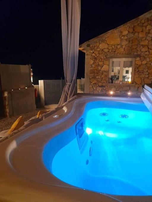 L'Antre Deux Pierres, Romantisme, Jacuzzi Exterieur, Plateau Dinatoire Bouyon Bagian luar foto
