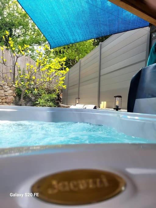 L'Antre Deux Pierres, Romantisme, Jacuzzi Exterieur, Plateau Dinatoire Bouyon Bagian luar foto