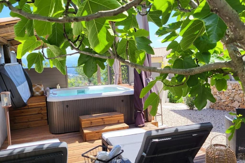 L'Antre Deux Pierres, Romantisme, Jacuzzi Exterieur, Plateau Dinatoire Bouyon Bagian luar foto
